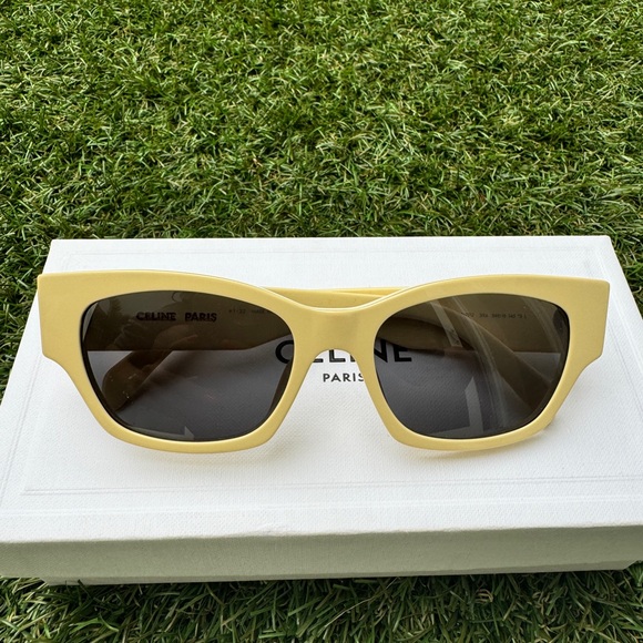 Celine MONOCHROMS CL40197U 39A Cat Eye Yellow Grey Lens Sunglasses - Picture 2 of 13